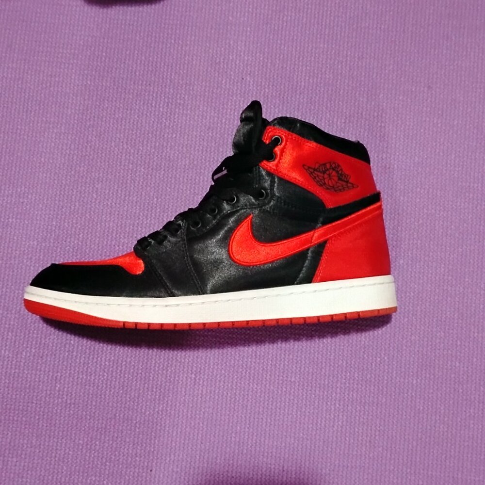 Nike air Jordan 1 retro high top OG satin red size 11 WS  9.5 MS